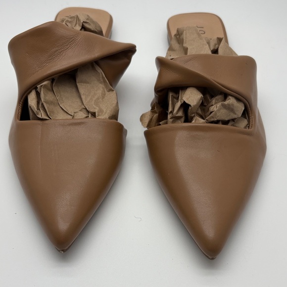 Journee Collection Tan Women's Mules, Size 8, NWOB - Picture 1 of 5